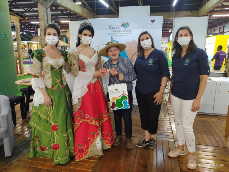 veranopolis-marca-presenca-na-33-festa-nacional-da-uva