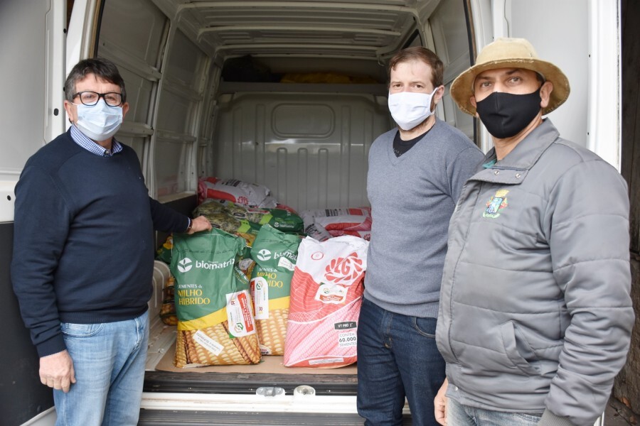 agricultores-veranenses-recebem-sementes-de-milho