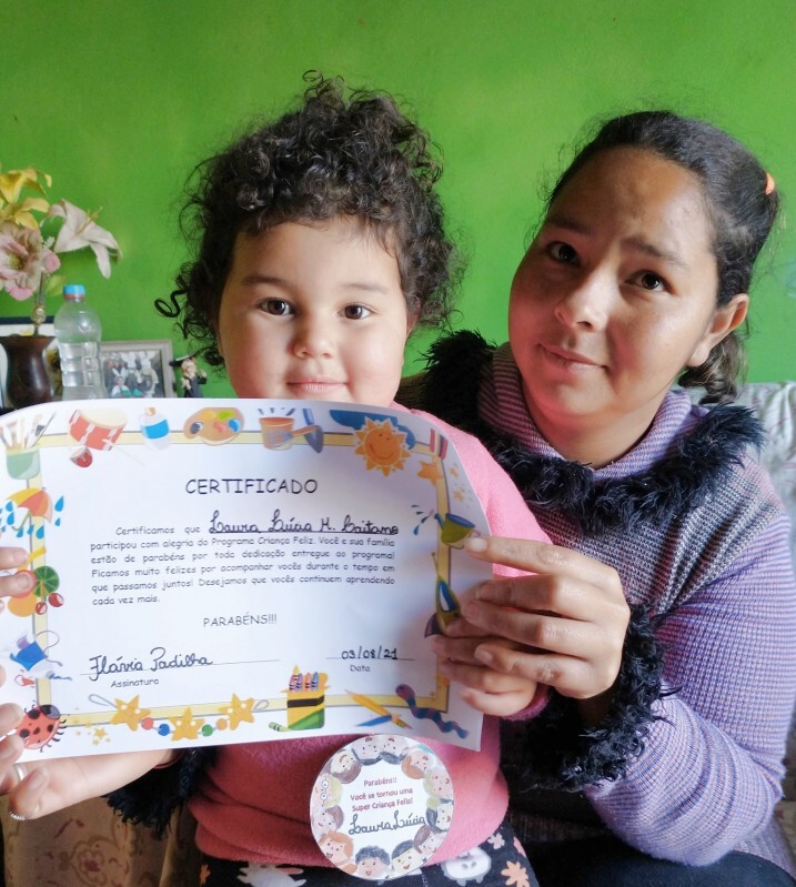 crianca-feliz-acompanha-o-desenvolvimento-das-criancas-ate-os-3-anos