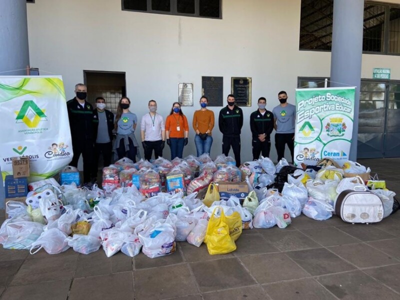 acao-solidaria-arrecada-mais-de-1000kg-de-alimentos